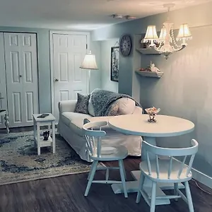  Ferienhaus Quaint 1 Bedroom Lower In Victoria, Bc
